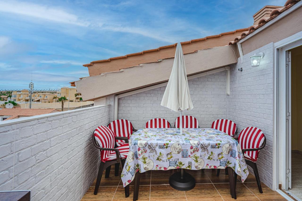 Red Large Family Apartment, Three Floors, 10 Guests Costa Adeje  Bagian luar foto