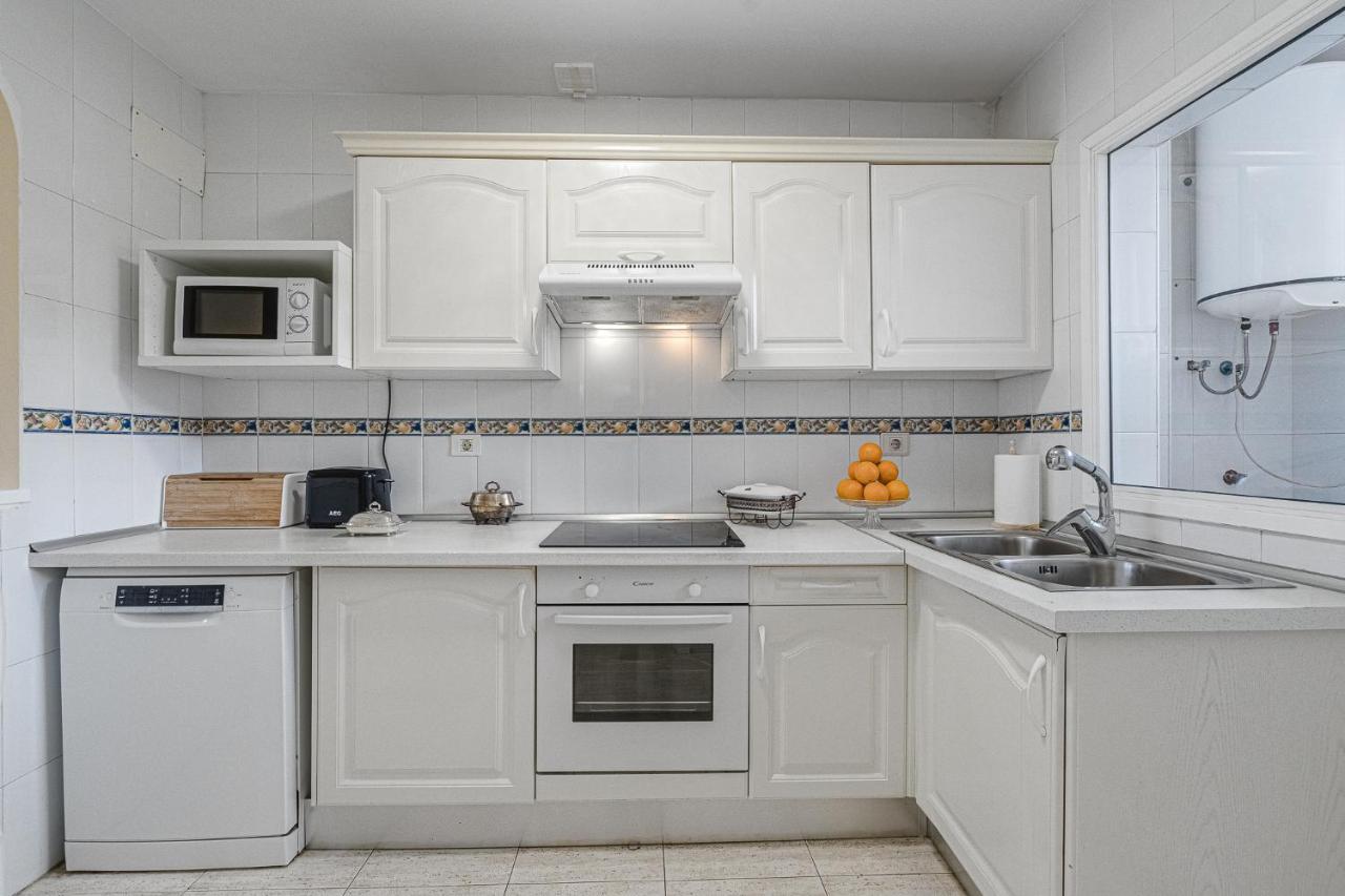 Red Large Family Apartment, Three Floors, 10 Guests Costa Adeje  Bagian luar foto