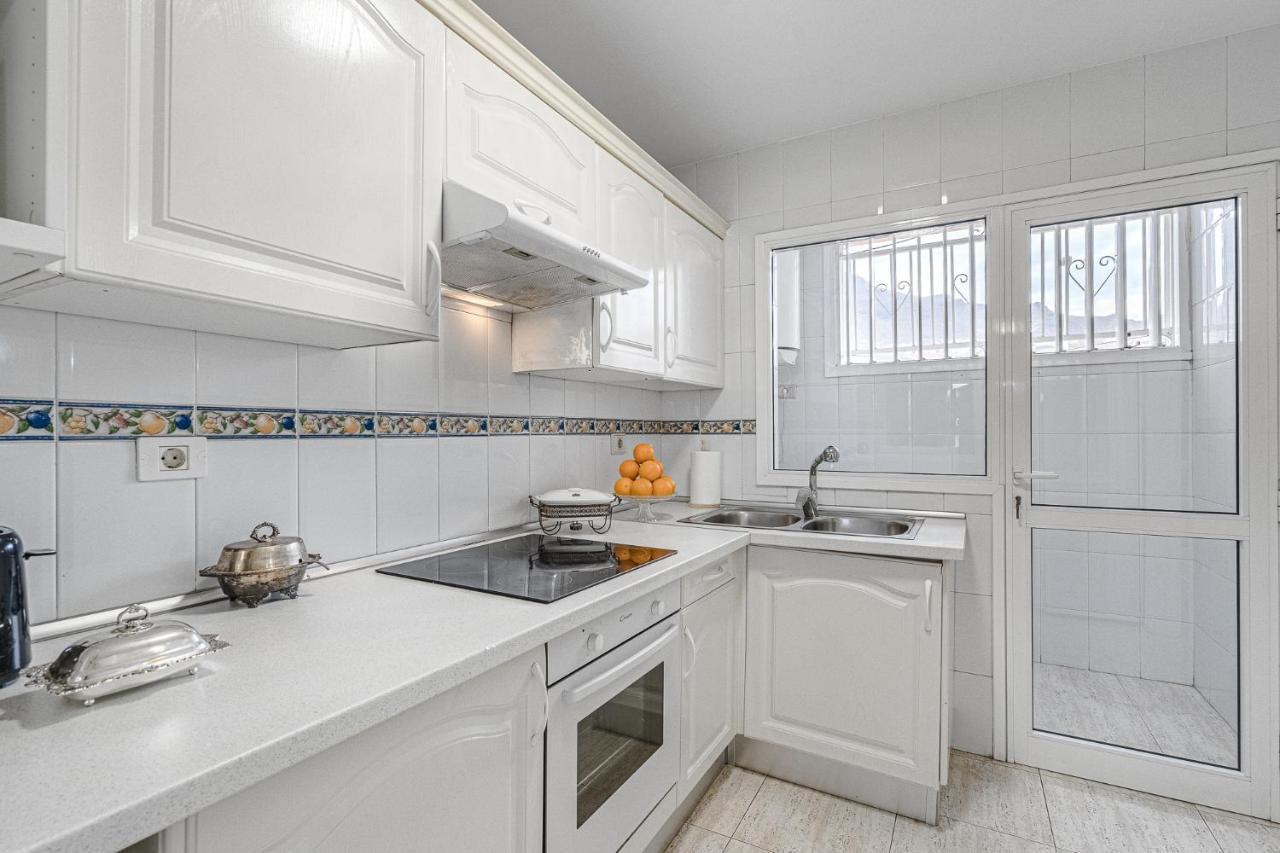Red Large Family Apartment, Three Floors, 10 Guests Costa Adeje  Bagian luar foto