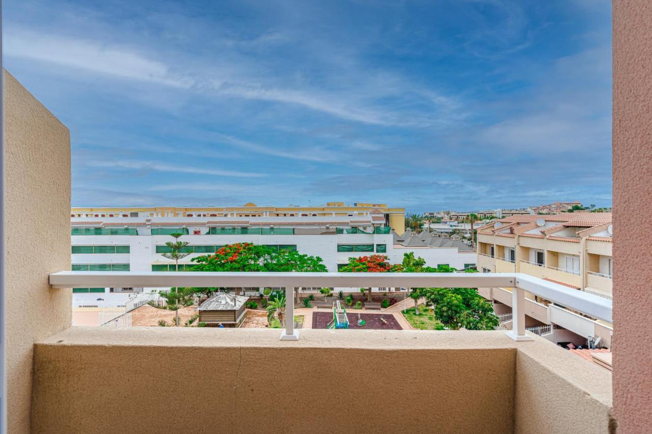 Red Large Family Apartment, Three Floors, 10 Guests Costa Adeje  Bagian luar foto