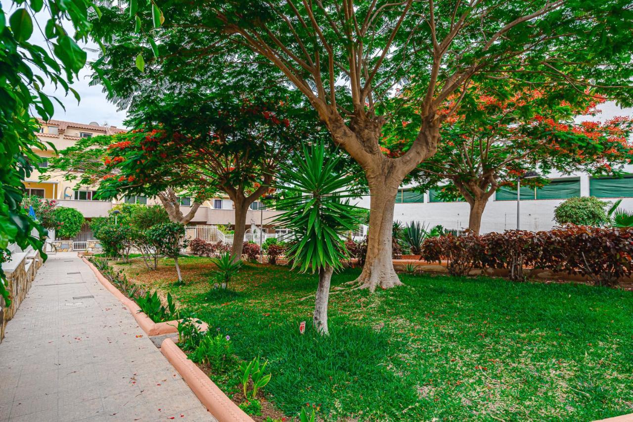 Red Large Family Apartment, Three Floors, 10 Guests Costa Adeje  Bagian luar foto