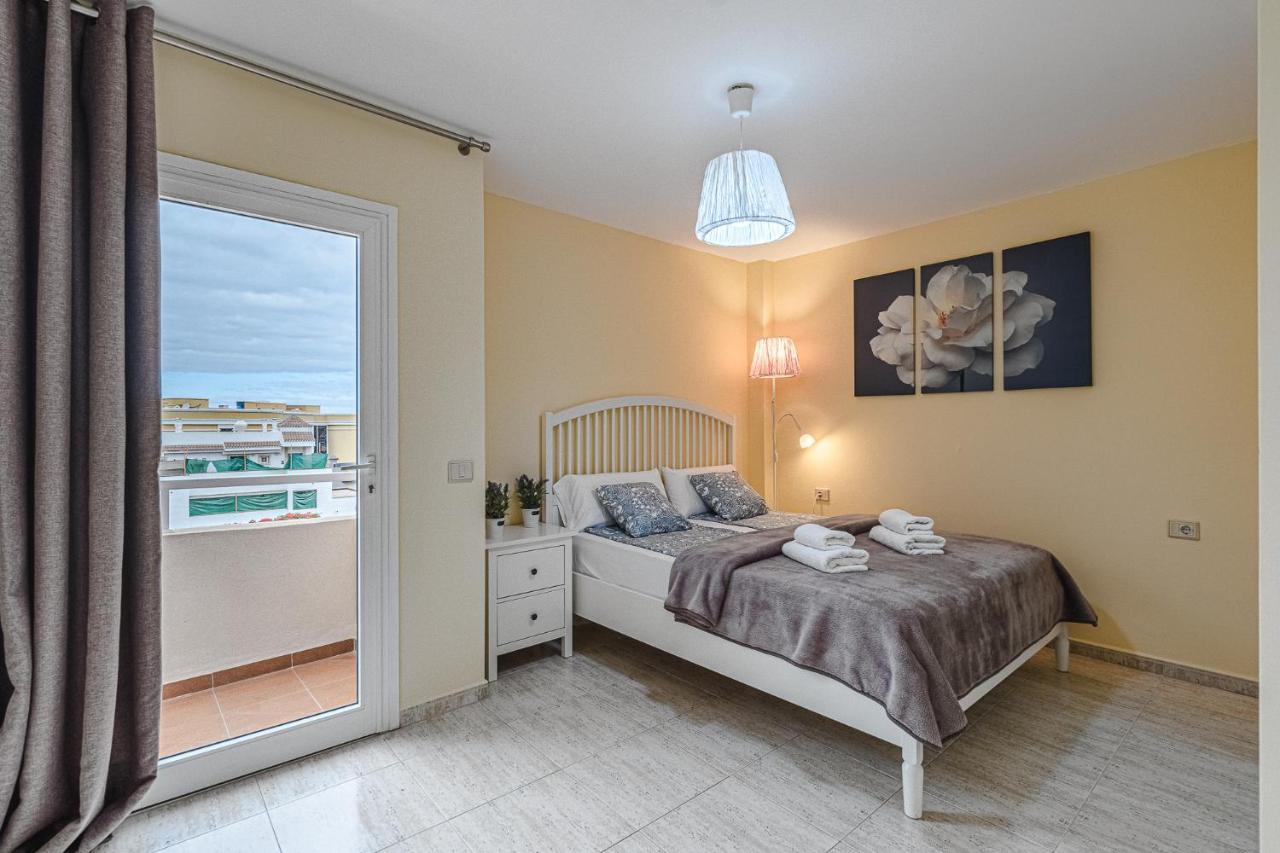 Red Large Family Apartment, Three Floors, 10 Guests Costa Adeje  Bagian luar foto