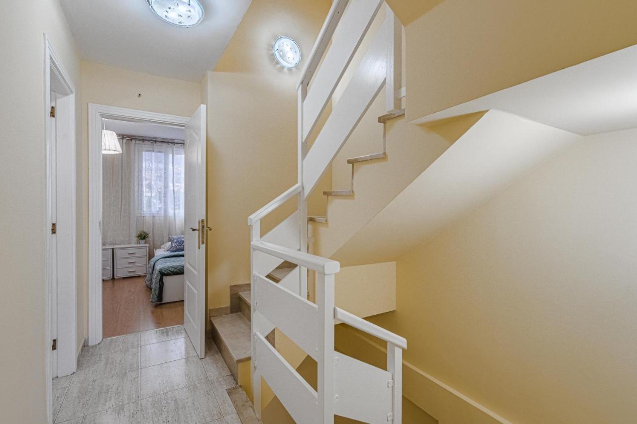 Red Large Family Apartment, Three Floors, 10 Guests Costa Adeje  Bagian luar foto